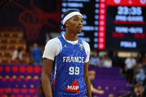 未来之星！库利巴利上半场6中4得10分1板1助1断