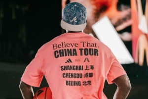 爱德华兹社媒晒多图回顾中国行 并用拼音打出Huá Zī