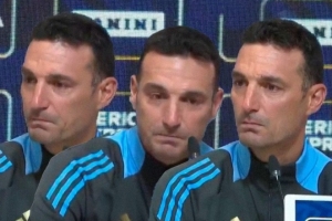 情难自已！记者因梅西话题感动落泪，主帅斯卡洛尼眼眶湿润