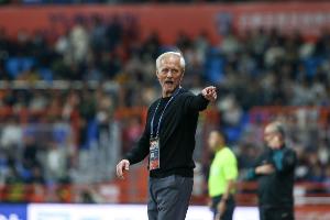 足球报：云南玉昆两大主力约尼查、弋腾伤愈，暂时未有换帅大胜