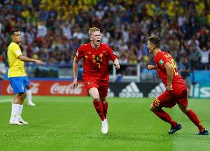 技惊四座！德凯回敲做球，德布劳内禁区线上轰出世界波直挂死角