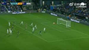 澳大利亚妖人伊兰昆达差点打进一粒惊世骇俗的任意球