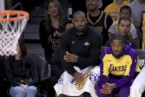 巴爷谈詹姆斯与儿子同场竞技：无与伦比的体验 不敢想象这有多棒