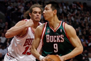 杨毅：易建联身体素质好&投篮准&爆发力够 但他成为不了马尔卡宁