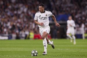 记者：贝林昨日在皇马基地待了9个小时，投入大量时间康复训练