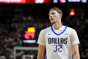 马特-巴恩斯：弗拉格在防守端能成为AK47 他基本上能从1防到5