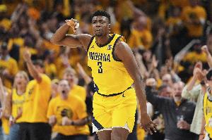 队记：尼克斯近期邀请了托布试训 还在关注中锋特雷-杰米森