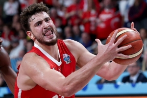 马健：申京拼尽全力&关键球能力还不如杜兰特 这也是火箭为何找KD