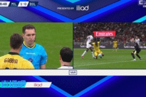 恩昆库两连倒地未判点！主裁：博洛尼亚8号未构成犯规不判罚点球