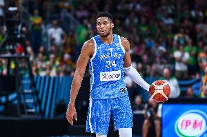 字母哥：我不张扬不虚伪不喜欢出名 但我喜欢打篮球