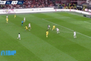 希门尼斯单刀晃过门将，结果近乎空门机会直击立柱！