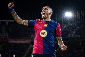 梅开二度！拉菲尼亚达成巴萨生涯100胜里程碑