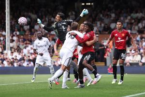 记者：巴因德尔在丢球中没有犯错，但也没做出提升球队信心的扑救