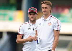 赛前三罐红牛38岁瓦尔迪上演意甲首秀，队友模仿其赛前喝红牛