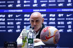 穆斯卡特：上半场边翼卫比较有侵略性 问题就是没有把握住机会