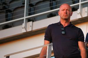 希勒：沃尔特马德身高198厘米，纽卡只需把球传入禁区就有威胁