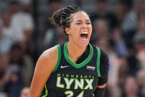 17分逆转！新军女武神绝杀不中结束首赛季 联盟第一山猫率先晋级