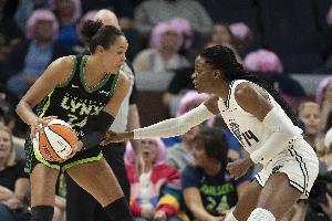 也要抢三？联盟榜首山猫次节仅9分 女武神半场三分11中7领先13分