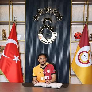 萨内是唯一一位效力4家俱乐部以上，欧冠首秀均进球或助攻的球员