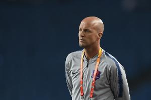 苗原：国足选帅小克鲁伊夫提交报名，曾执教中超的深圳、重庆