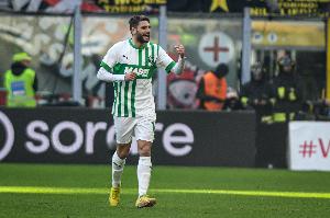 贝拉尔迪代表萨索洛16次出战国米共进8球，其中四次在客场破门