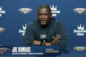 杜马斯谈对鹈鹕期待：不在于赢多少场球 全力以赴的态度最重要