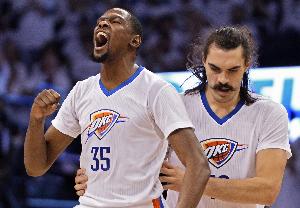 为大哥说话！亚当斯谈杜兰特：他很可靠 是个好兄弟 并不是混蛋