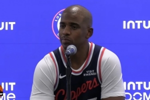 保罗：每支球队进入训练营时都认为他们能赢得总冠军 太有趣了！