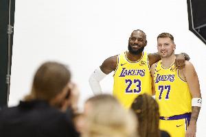 湖人媒体日总结：詹姆斯聊退役 东契奇谈融入 艾顿直面巨大压力