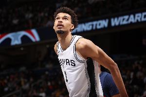 科内特：文班能做出不可思议的事 职业态度和专注度让人印象深刻