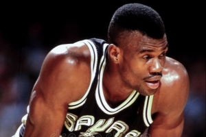 谁是NBA历史上最快的五号位？杨毅：大卫-罗宾逊可以称得上吧