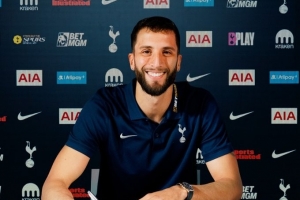 本坦库尔谈续约：很高兴能在这家了不起的球队续写故事，我爱热刺