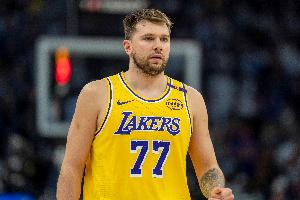 湖人官方：东契奇将不会出战4日对阵太阳和6日对阵勇士的季前赛