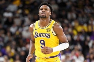 布朗尼：我感觉更加游刃有余了 尤其是打有球及攻防战术时