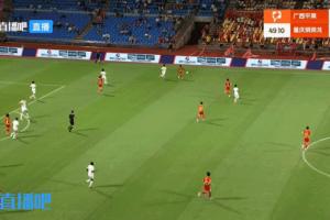 经纪人：阿萨莫阿受伤是因为广告牌放置不合理，张志雄都不算犯规