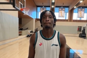 奥拉迪波：我过去的经历一直很艰难 但此刻我感觉自己获得了重生