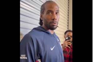 明年还打？小卡鼓励龙狮球员：各位继续加油 咱们下次见