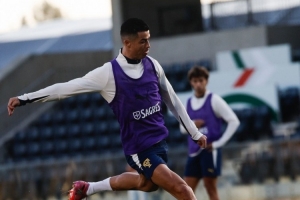 备战世预赛！C罗社媒晒葡萄牙队训练照片：专注于我们的使命