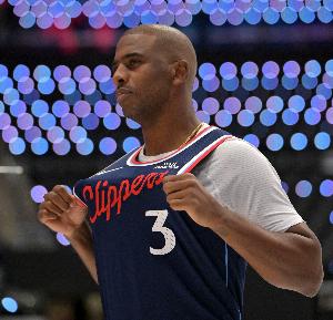 记者：保罗作为历史前3控卫 在40岁高龄仍发挥积极影响 难能可贵