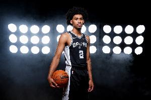 哈珀今日将迎来季前赛首秀！九月因拇指韧带撕裂进行手术！