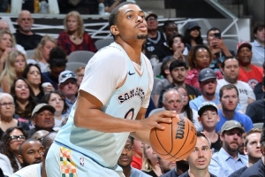 真挚的祝福！祝凯尔登-约翰逊26岁生日快乐！