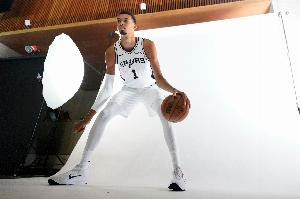 半场打卡！文班亚马仅出战16分钟 10中6&10罚9中怒轰22分7板3助