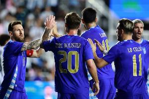 今天改做饼！梅西全场数据：2助1框，5次关键传球！110次触球