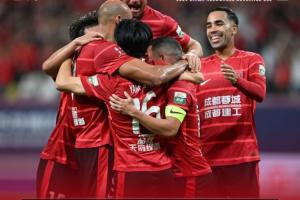 成都蓉城3-1战胜梅州客家，暂列中超积分榜第二名！