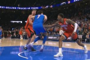 切特争抢前场篮板和小贾发生接触 裁判响哨&雷霆挑战失败