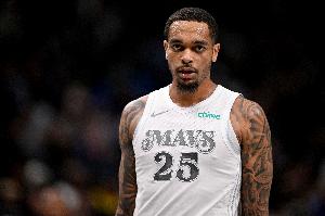 3犯了！PJ-华盛顿半场仅出战11分钟 5中4&三分3中2高效拿10分