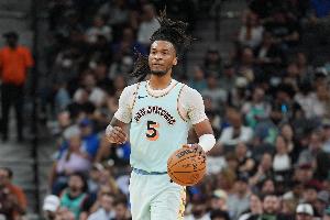 9失误太多了！卡斯尔12中5拿到16分5板6助1断1帽